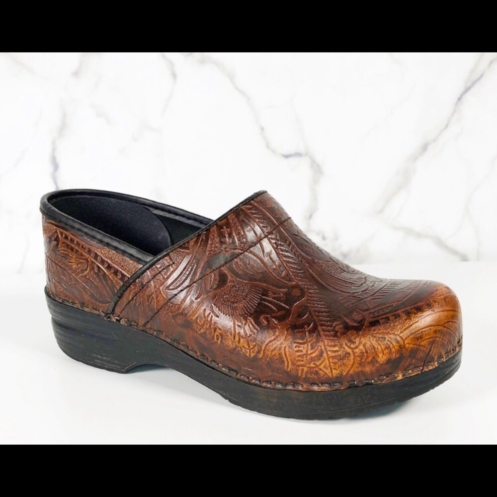 Nursing shoes